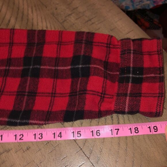 Superdry Unisex Classic Cotton Flannel in Red & White Buffalo Check - Picture 11 of 17